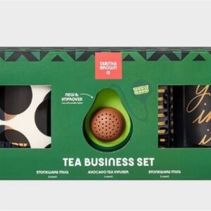 Tabitha Green and Black Tea Business Set